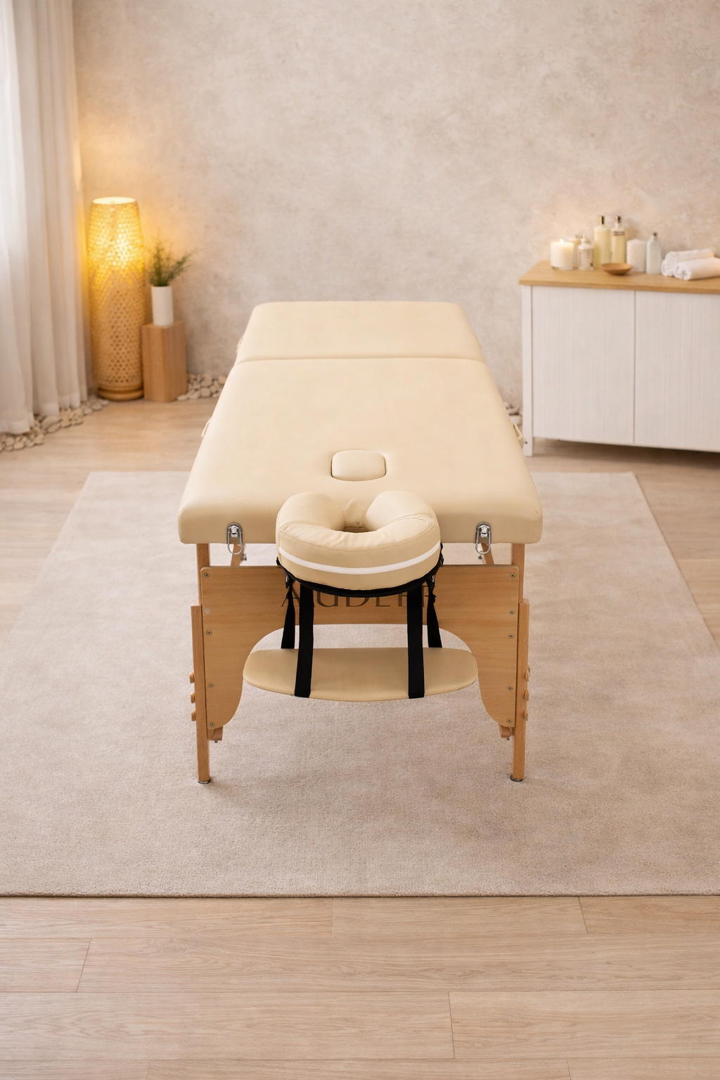 Maca de massagem profissional montada para atendimento de massoterapia domiciliar em Curitiba.